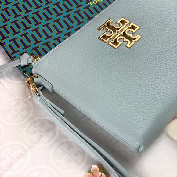 ✨Tory Burch Britten Large Zip Pouch Wristlet - Picture 2 of 7